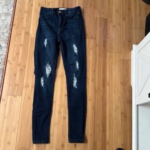 Size 3 Distressed Jegging 🤎